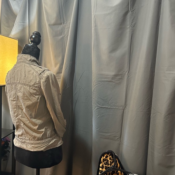 Women’s Jacket - Picture 5 of 8